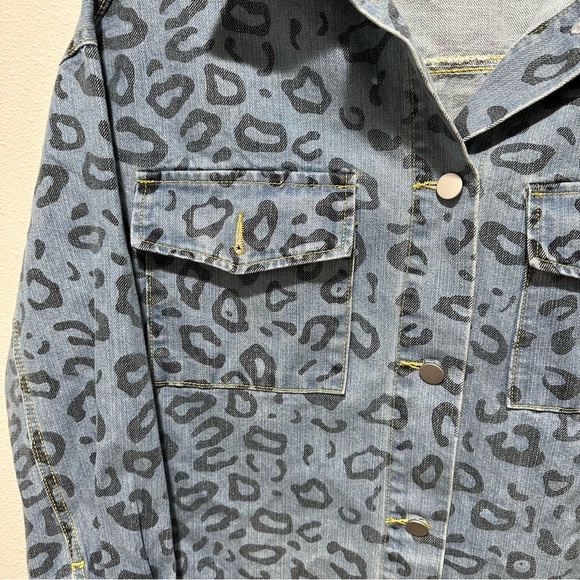 J. NNA Leopard Print Denim Shacket - Picture 6 of 13